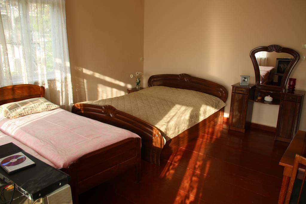 Achi Guest House Makhinjauri Chambre photo